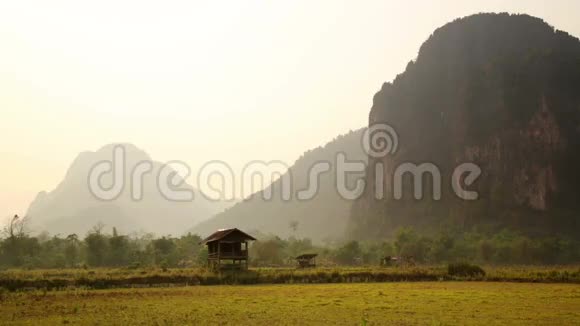 背包天堂越南与石灰石山老挝视频的预览图