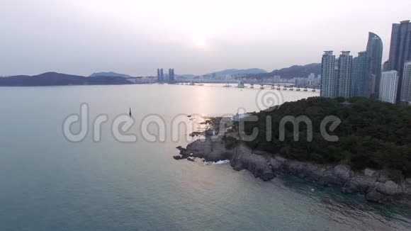 韩国釜山海恩达东巴约姆公园视频的预览图