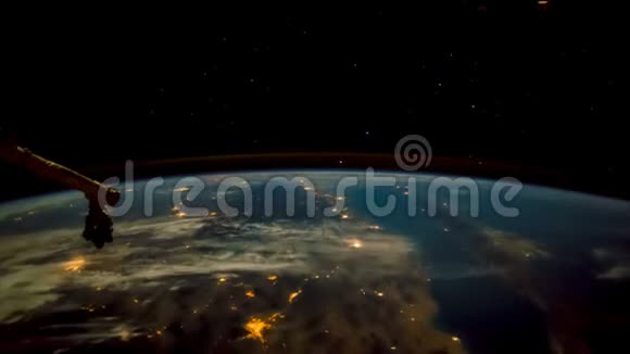 地球的运动表面取自空间站视频的预览图