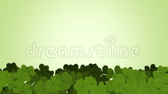 动画圣帕特里克节假日背景与运动绿色三叶草视频的预览图