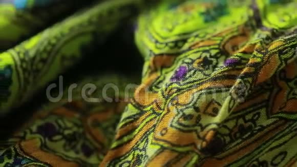 印度纺织品装饰特写镜头彩色布视频的预览图