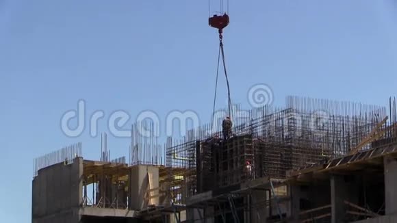塔吊在施工视频的预览图