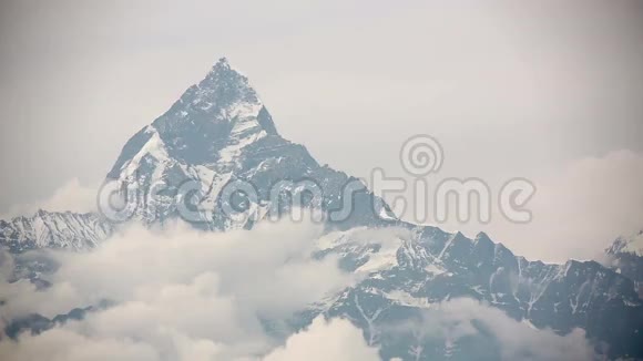 马查普查尔峰顶安纳普尔纳从波卡拉视频的预览图