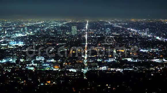 夜间在洛杉矶的空中观光视频的预览图