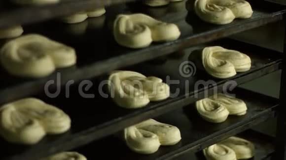 做面包制作甜点视频的预览图