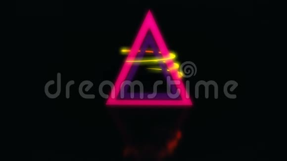 发光的光线环绕着一个抽象的三角形视频的预览图