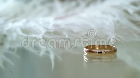 结婚戒指的配对视频的预览图