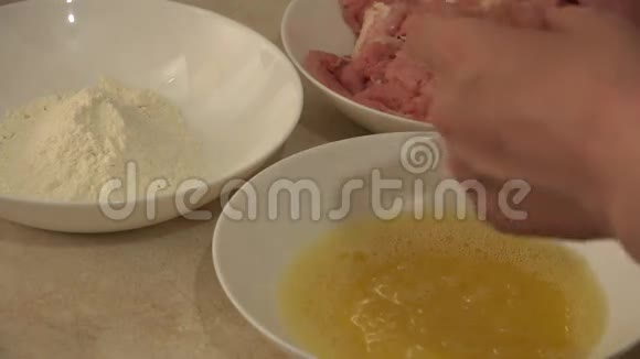 一堆肉生料炒肉4K超高清超高清视频的预览图