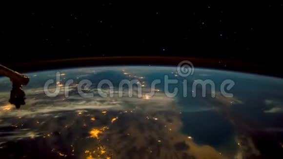 地球的运动表面取自空间站视频的预览图