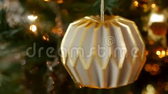 圣诞节装饰球和构图视频的预览图