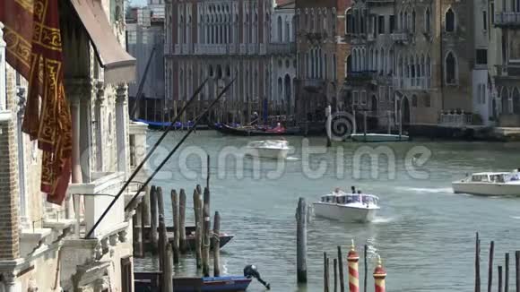 意大利威尼斯大运河水上游船视频的预览图