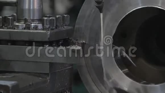 钢板卷在仓库金属加工在现代工厂视频的预览图
