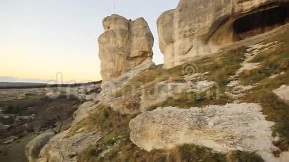 巴希萨拉伊克里米亚的日落石岩视频的预览图