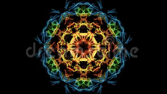 美丽的曼陀罗五彩分形对称的圆圈图案红色黄色橙色蓝色绿色视频的预览图