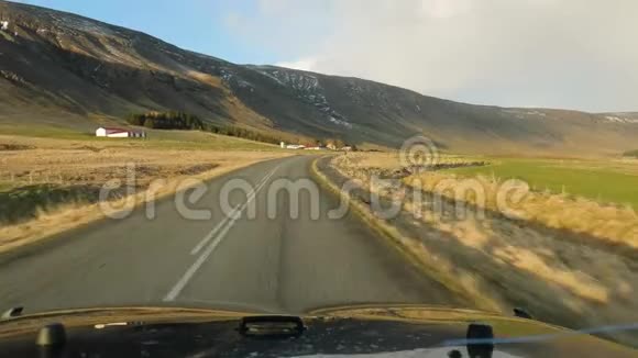 在冰岛开车视频的预览图