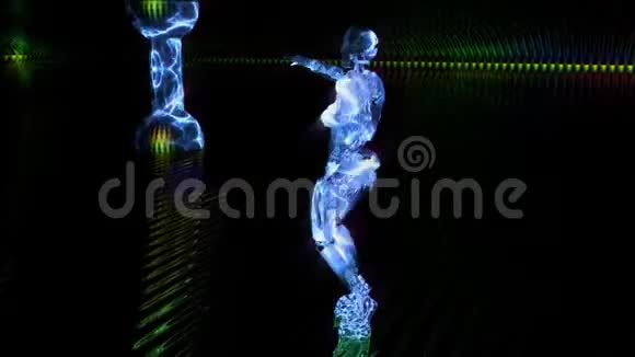 美丽的网络女孩在蓝色霓虹灯夜店跳舞和移动可循环使用视频的预览图