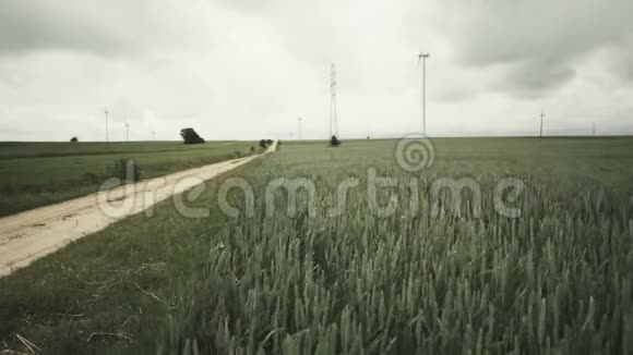 乡村多云的风景视频的预览图
