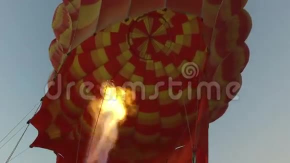 卢克索热气球的气焰视频的预览图