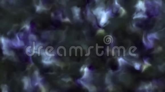 太空星云中暴风雨般柔软蓬松的蓝色和紫色云的4k视频缓慢移动形成和溶解4k3840p视频的预览图