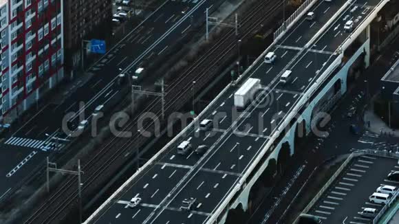 日本横滨的交通和城市的时间流逝视频的预览图
