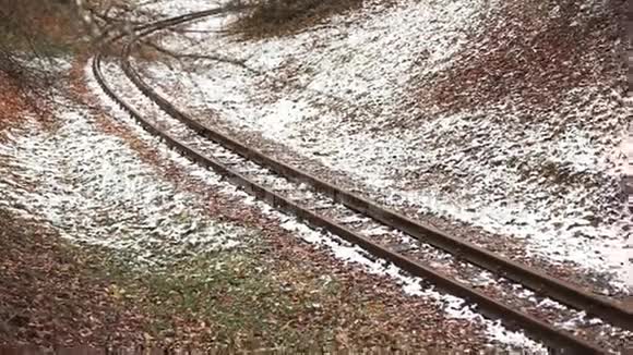 冬季铁路轨道视频的预览图