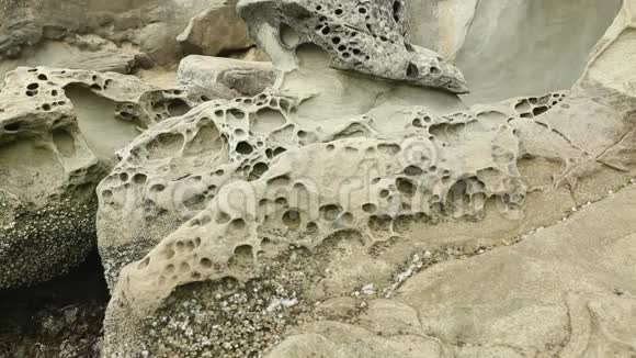 拉腊比州立公园海滩岩石形成华盛顿视频的预览图