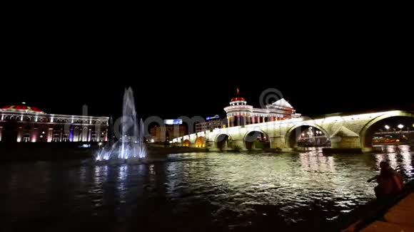 马其顿的斯科普里夜晚有倒影视频的预览图