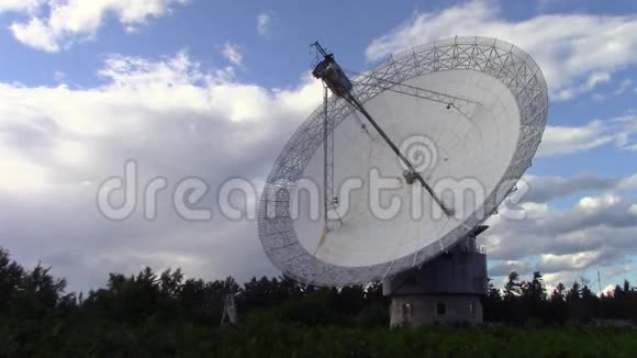 工作中的大射电望远镜视频的预览图