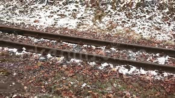 冬季铁路轨道视频的预览图