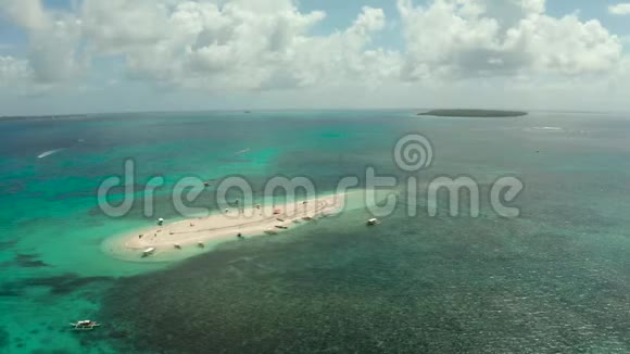 带沙滩的热带岛屿西亚高裸岛视频的预览图