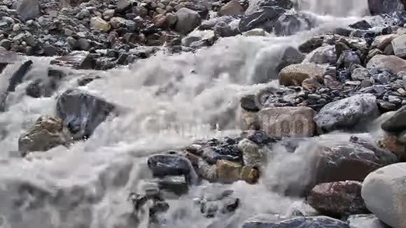白山河慢动作视频的预览图