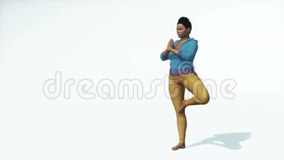 年轻弯曲的非洲妇女树姿瑜伽4K视频的预览图