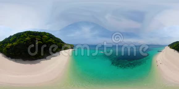 热带海滩和蓝色泻湖360VR视频的预览图