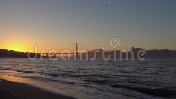 日落时分旧金山风景桥金门视频的预览图