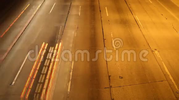 夜晚的交通街道视频的预览图