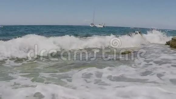 波浪飞溅视频的预览图