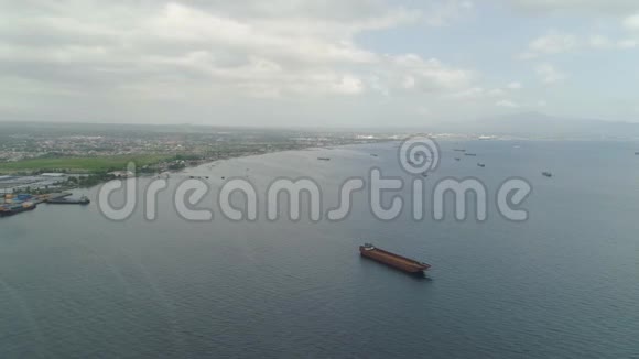 港口里的货船菲律宾巴坦加斯视频的预览图