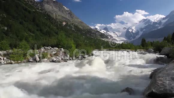 莫特里奇冰川谷的瑞士山地景观视频的预览图
