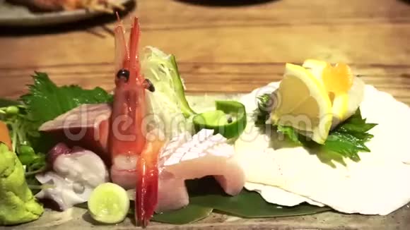 乌登火锅与蔬菜和海藻视频的预览图