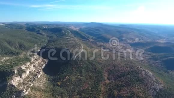 无人机飞越西班牙东部的保护区视频的预览图