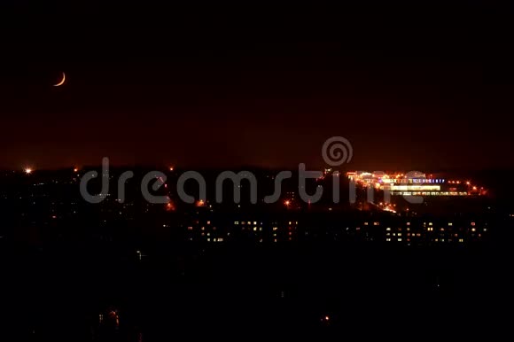 4K晚安日落月在城市全高清视频的预览图