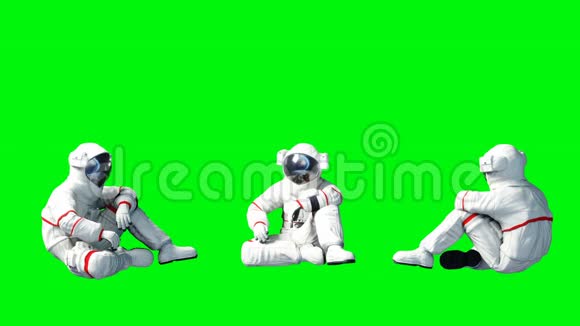 宇航员无所事事地坐着绿色屏幕现实的4k动画视频的预览图