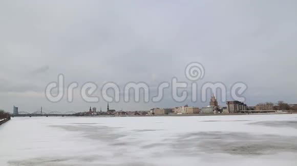 里加市河道冬景1080P视频的预览图