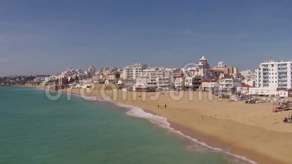从村庄和港口起飞位于葡萄牙帕拉视频的预览图