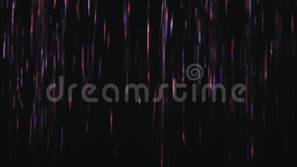 紫色闪光的雨或尘埃粒子效应落在黑色背景上视频的预览图