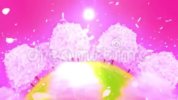 山上盛开的樱桃树樱花圈日本式的传统樱花风光循环动画视频的预览图