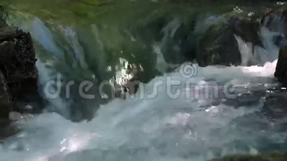 流淌的河溪克里米亚声音视频的预览图