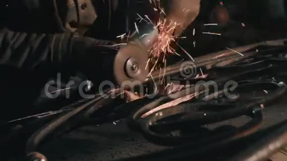 史密斯平滑金属篦子视频的预览图