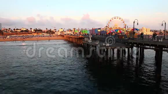 圣塔莫尼卡码头景点一览视频的预览图