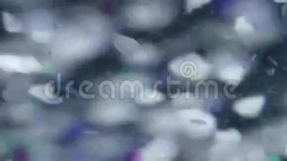 水或油中元素的宏观特写抽象背景4KUHD视频的预览图